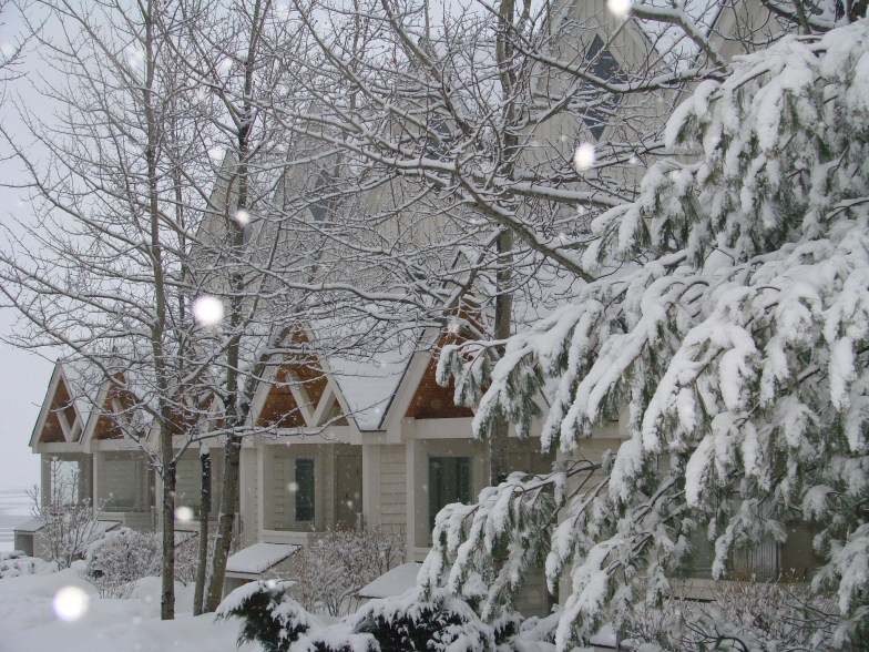 Snowy lakefront accommodation at Bluefin Bay Family of Resorts