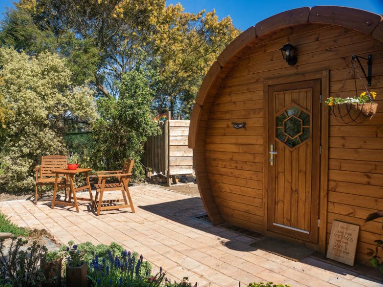 A Great Night's Sleep in a Dreamy Wine Barrel - Hawkesbury