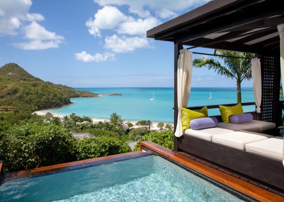 plunge pool overlooking the ocean at Hermitage Bay